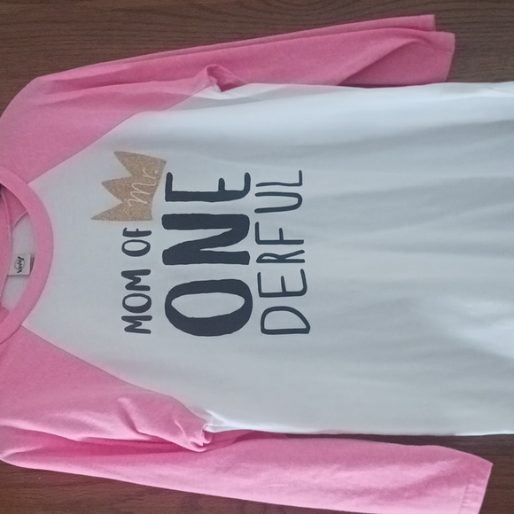 🤑 Dad and Mom of Mr. ONEderful shirts! - Picture 5 of 8